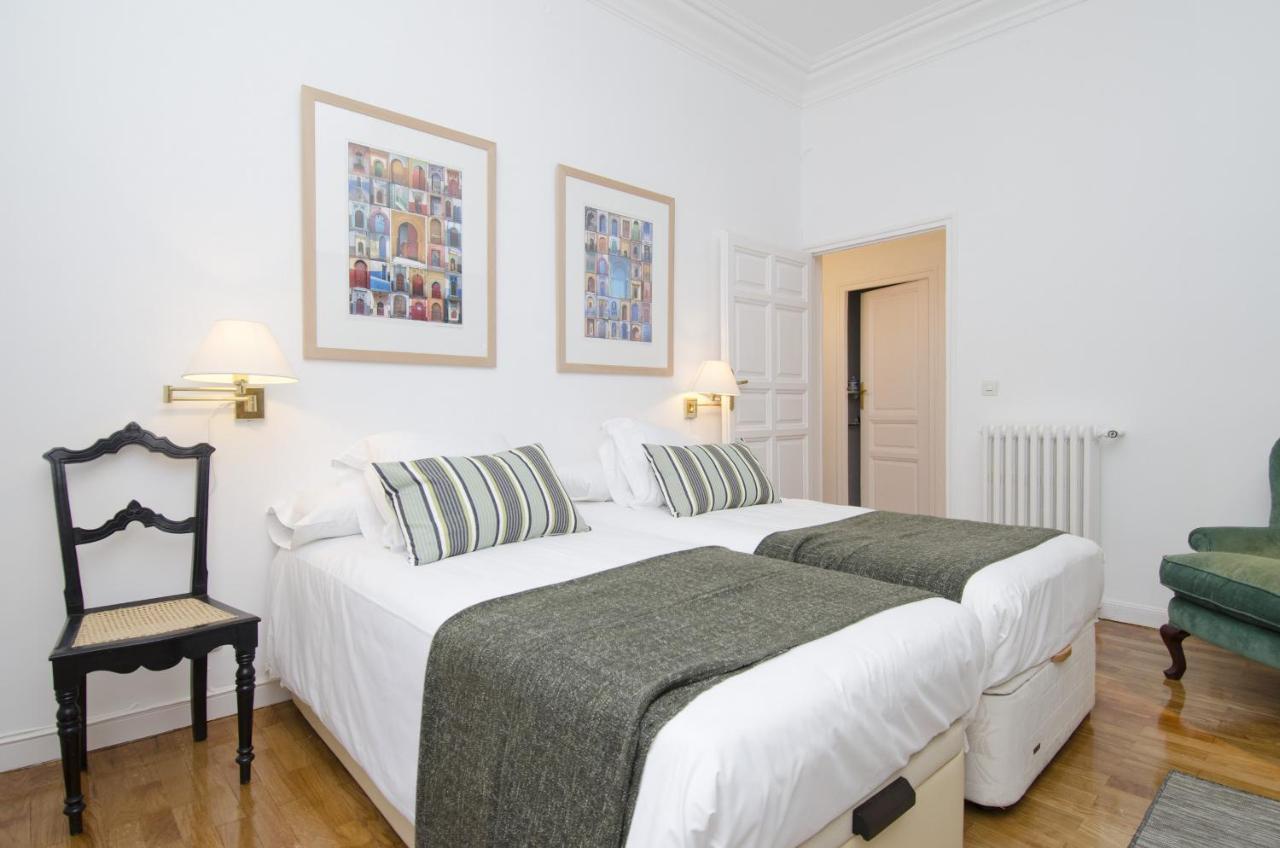 Apartamento Paseo Del Prado II En Madrid Dış mekan fotoğraf