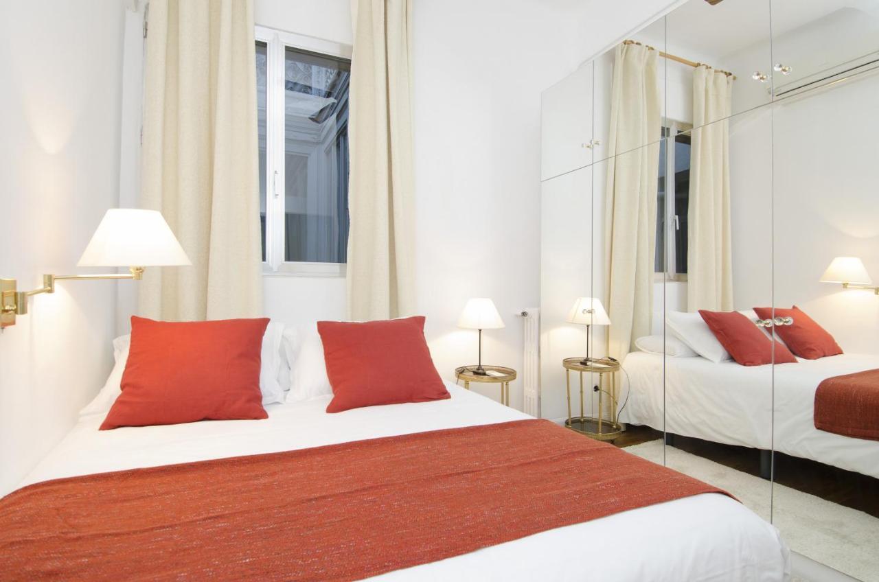 Apartamento Paseo Del Prado II En Madrid Dış mekan fotoğraf