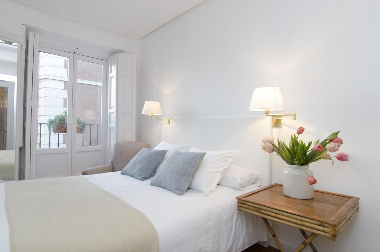 Apartamento Paseo Del Prado II En Madrid Dış mekan fotoğraf