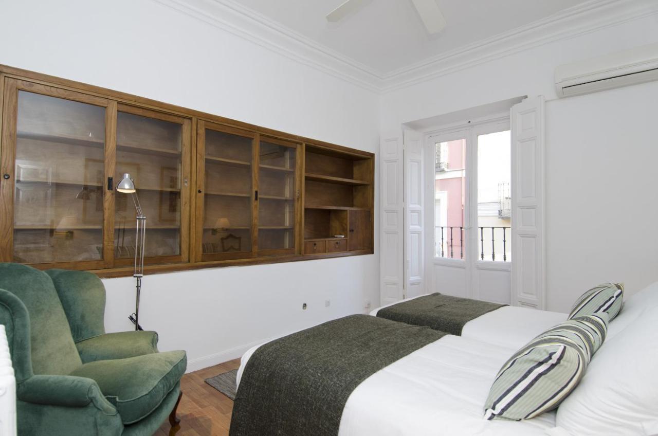 Apartamento Paseo Del Prado II En Madrid Dış mekan fotoğraf