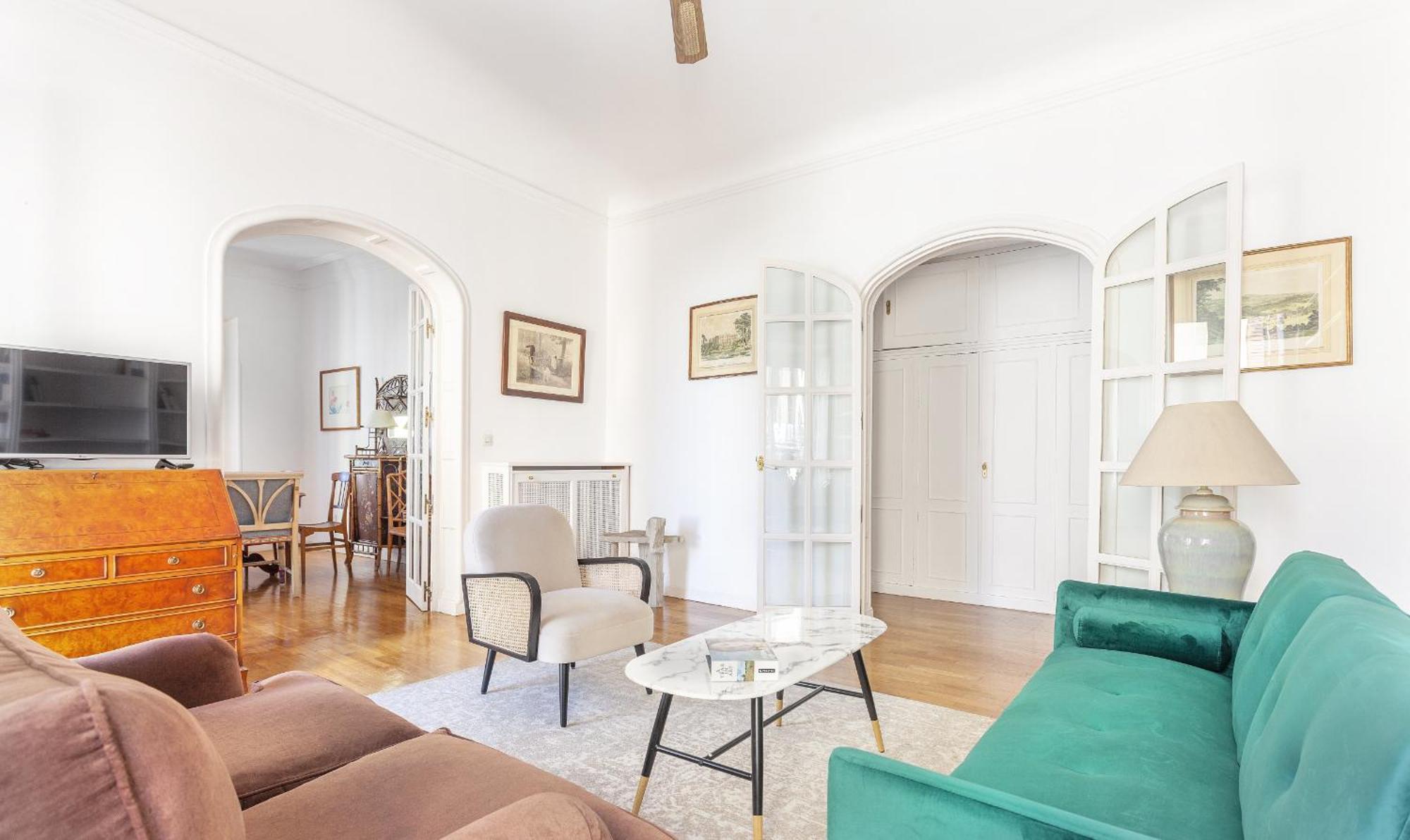 Apartamento Paseo Del Prado II En Madrid Dış mekan fotoğraf