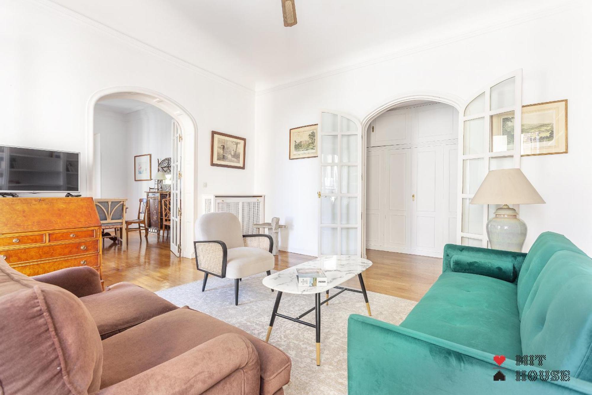Apartamento Paseo Del Prado II En Madrid Dış mekan fotoğraf